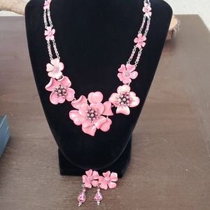 Neckace and earrings set